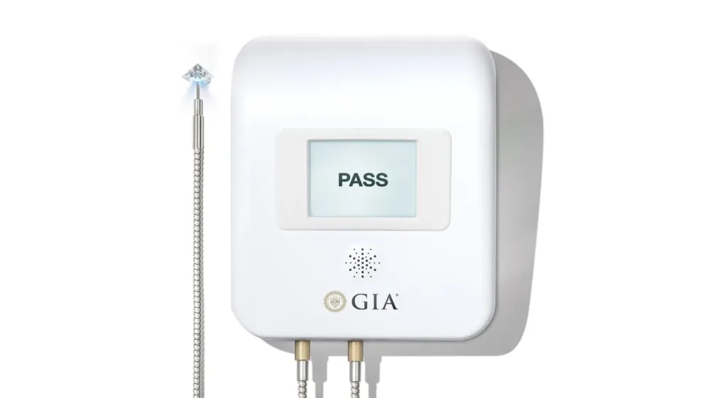 GIA iD100®: Защита от поддельных бриллиантов