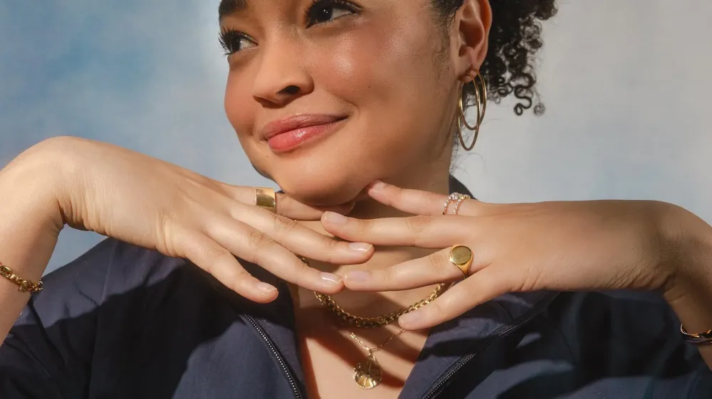 Signet Jewelers: Рост продаж и новые стратегии на праздники