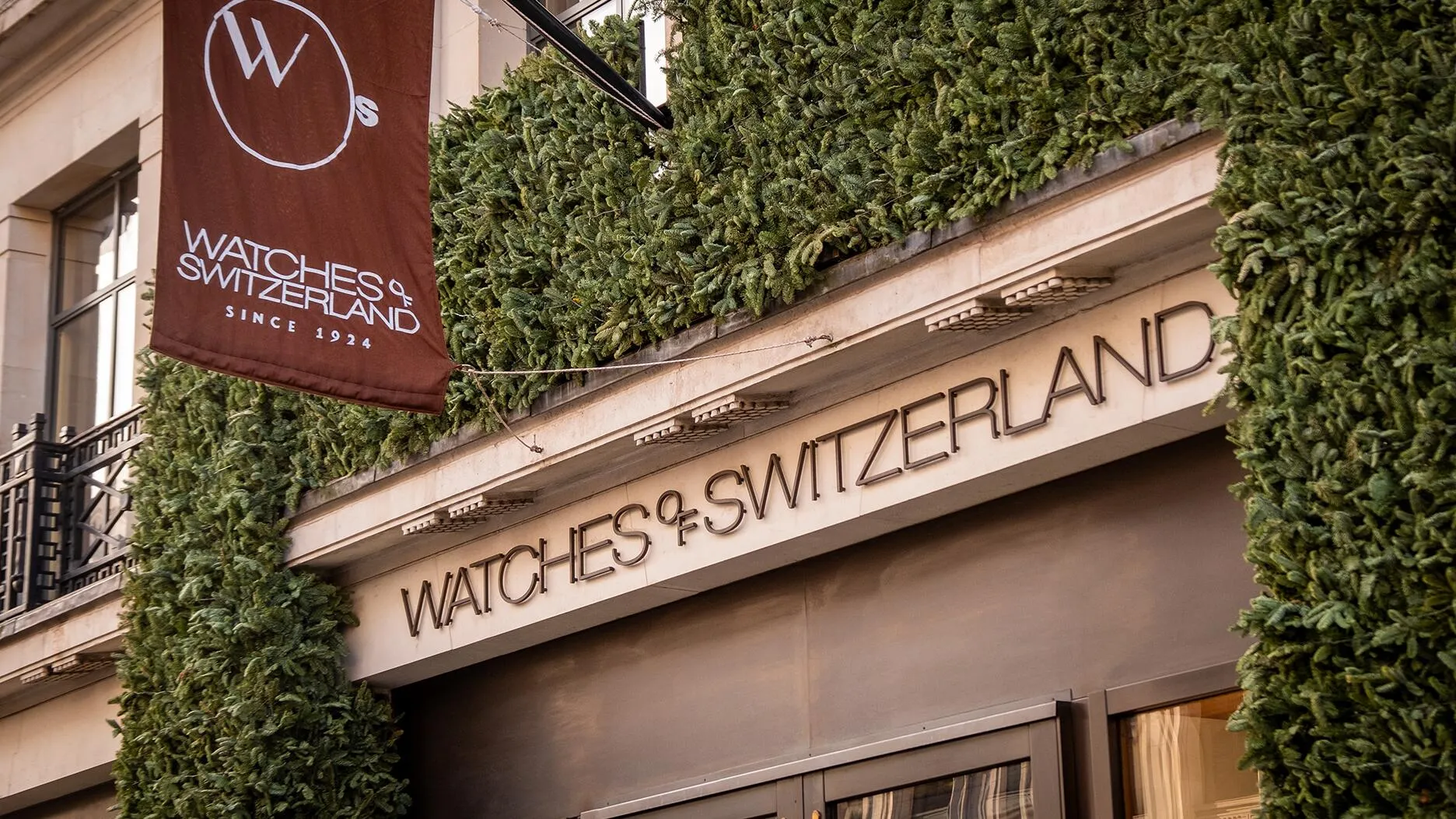 Watches of Switzerland Group: рост продаж и новые приобретения