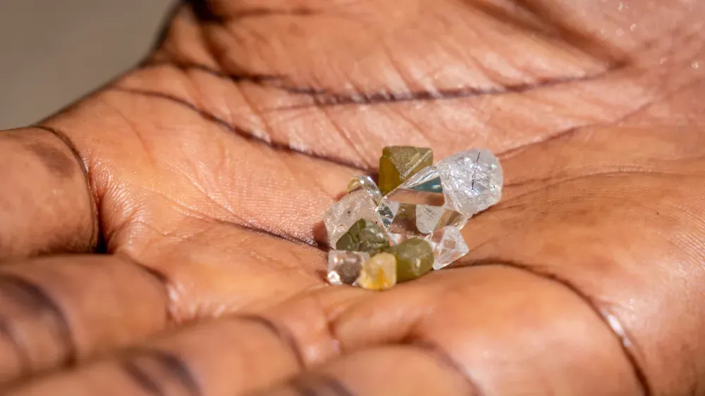 Алмазы GemFair от De Beers: этичная...