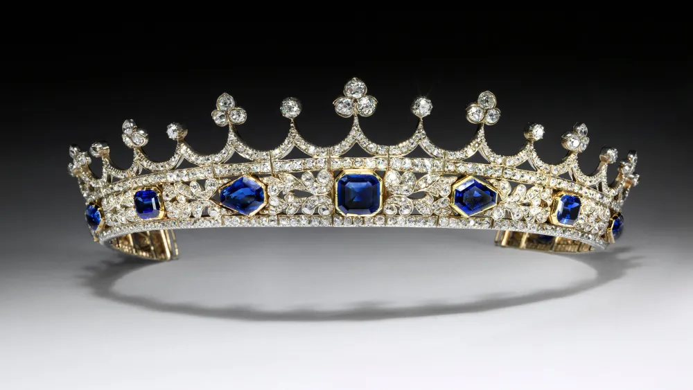 Династические драгоценности: выставка королевских украшений в Париже