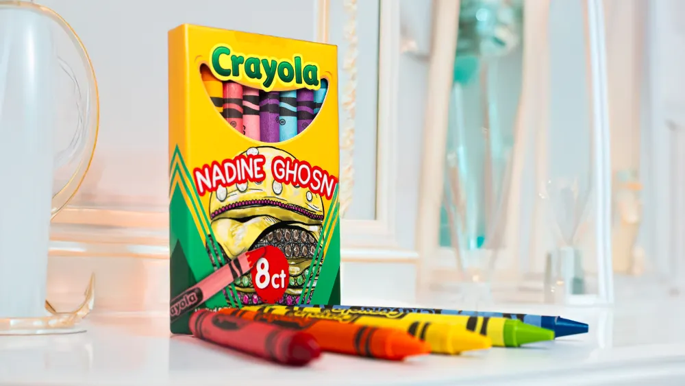 Коллаборация Nadine Ghosn и Crayola: уникальный картонный бокс