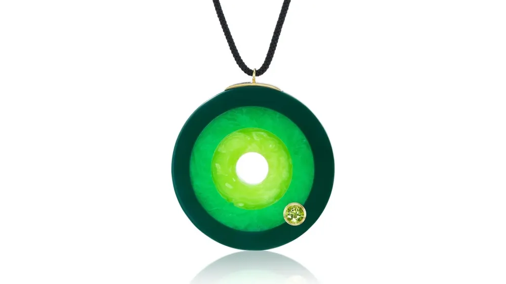 Кулон Bullseye с перидотом от Mark Davis - винтаж и современность