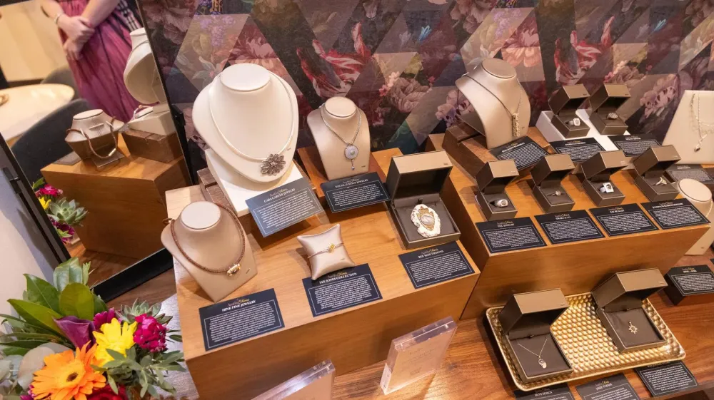 Победители конкурса Austin Shines от ювелирного бутика Eliza Page