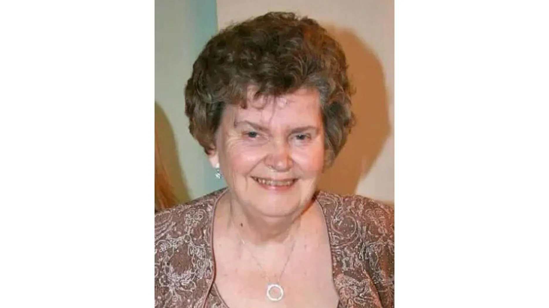 Ушла из жизни Мэгги Хойсик, мастер жемчужных нитей